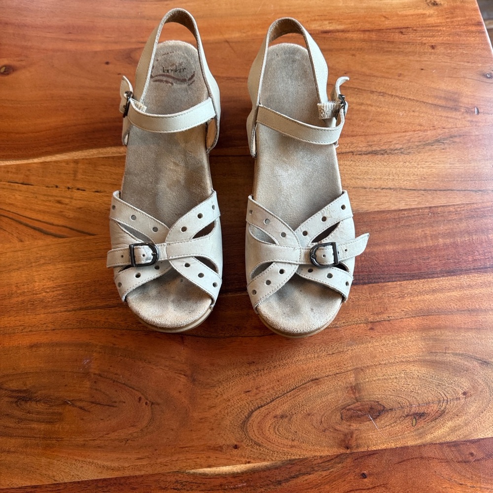 Women's Tan Sandals